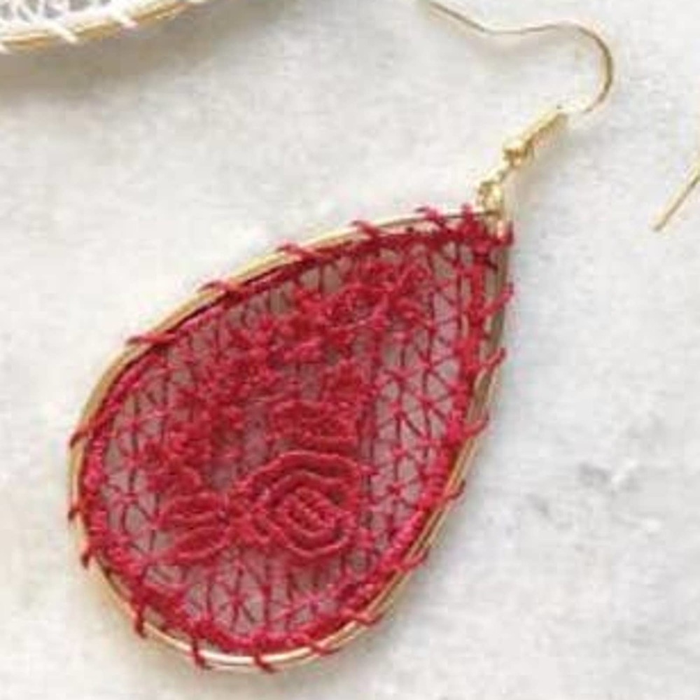 Red Lace Teardrop Dangle Earrings